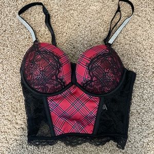 Beautiful, never worn Victoria’s Secret corset top. Size 32A